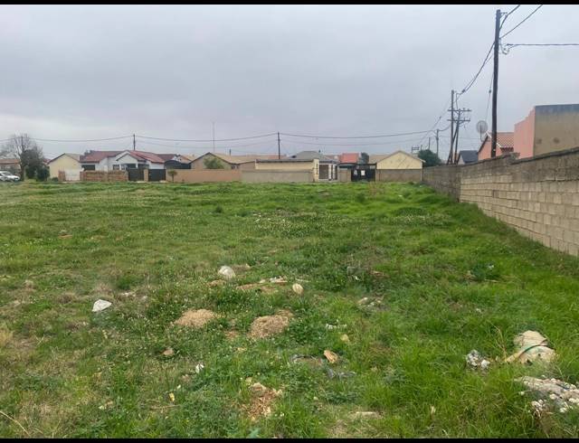 270M² VACANT LAND FOR SALE IN STRETFORD